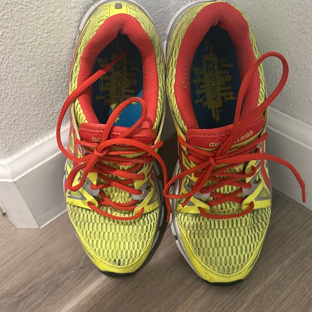 Asics Gel Blur 33 Yellow Red Athletic Running Shoes Sneakers T2H8N Womens Sz 7.5
